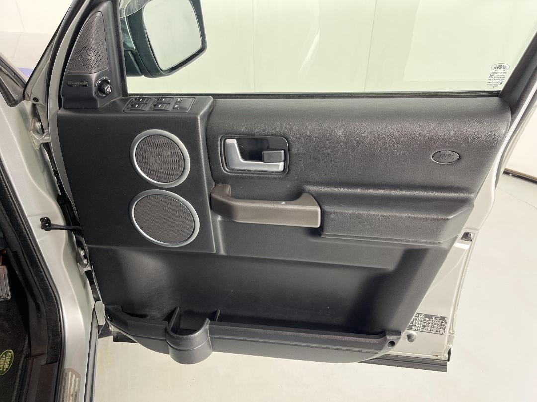 Photo '15' of Land Rover Discovery Photo '15' of Land Rover Discovery