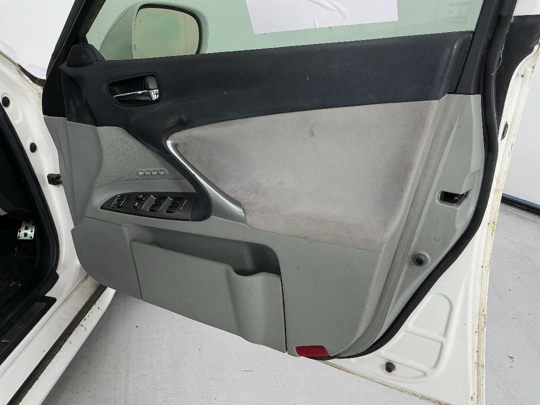 Photo '13' of Lexus IS250 Photo '13' of Lexus IS250