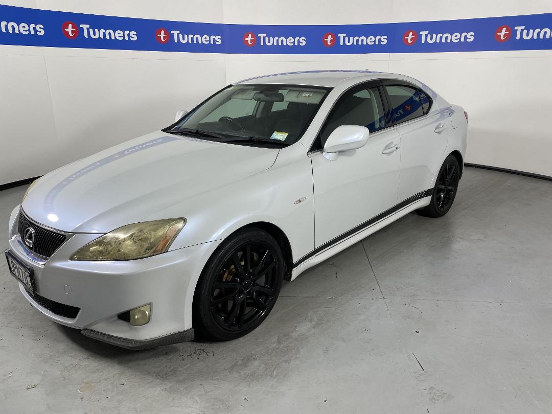 Photo '4' of Lexus IS350