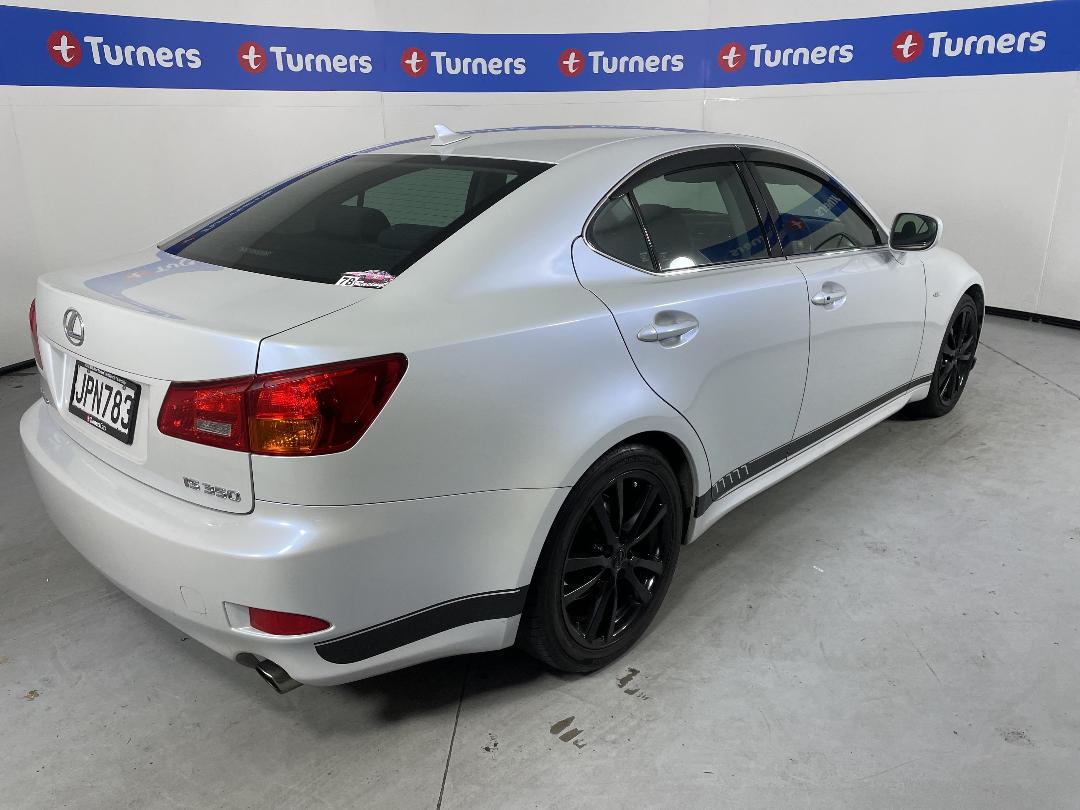 Photo '7' of Lexus IS350