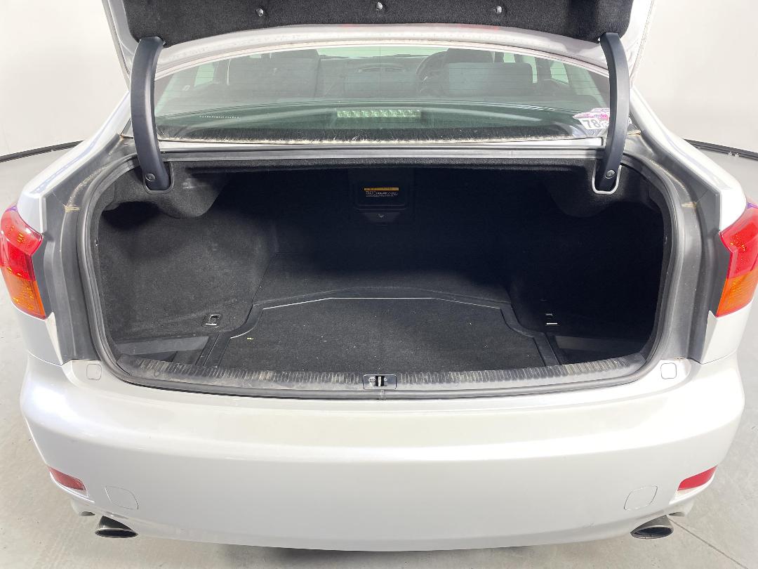 Photo '14' of Lexus IS350