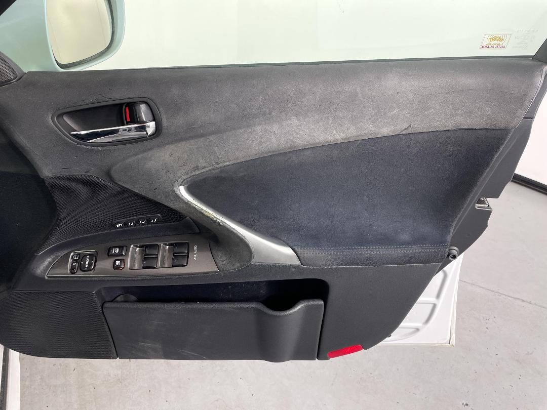 Photo '15' of Lexus IS350