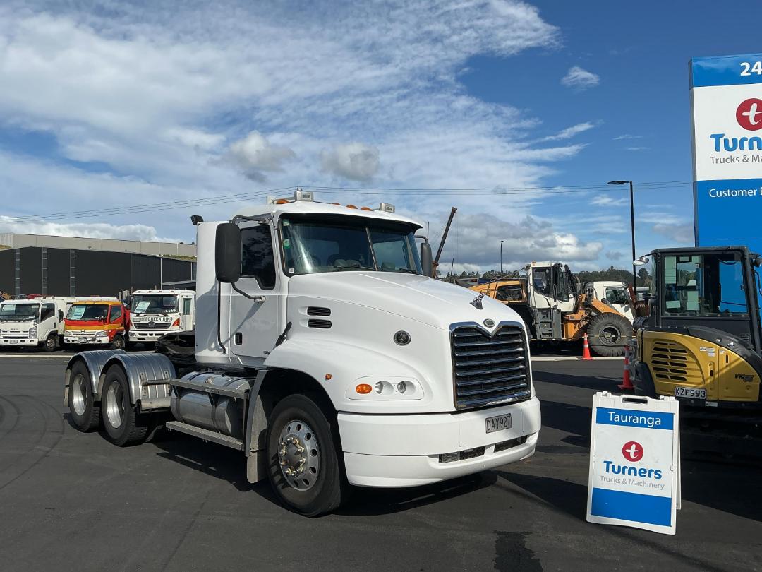 Photo '11' of Mack CX688 RS Tractor Unit Photo '11' of Mack CX688 RS Tractor Unit