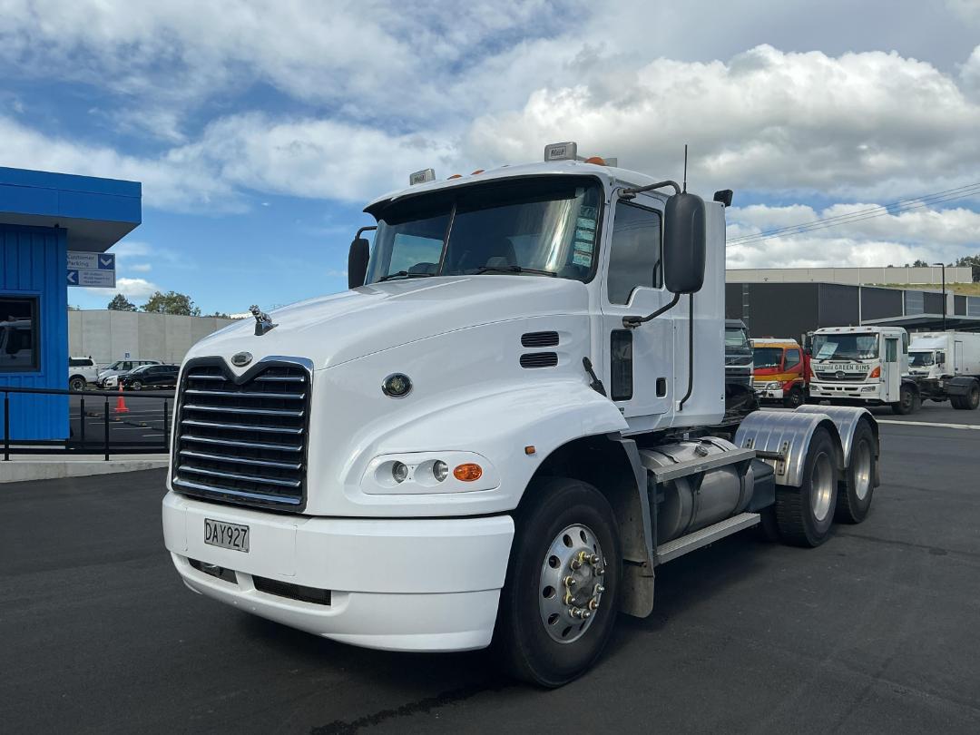 Photo '9' of Mack CX688 RS Tractor Unit Photo '9' of Mack CX688 RS Tractor Unit