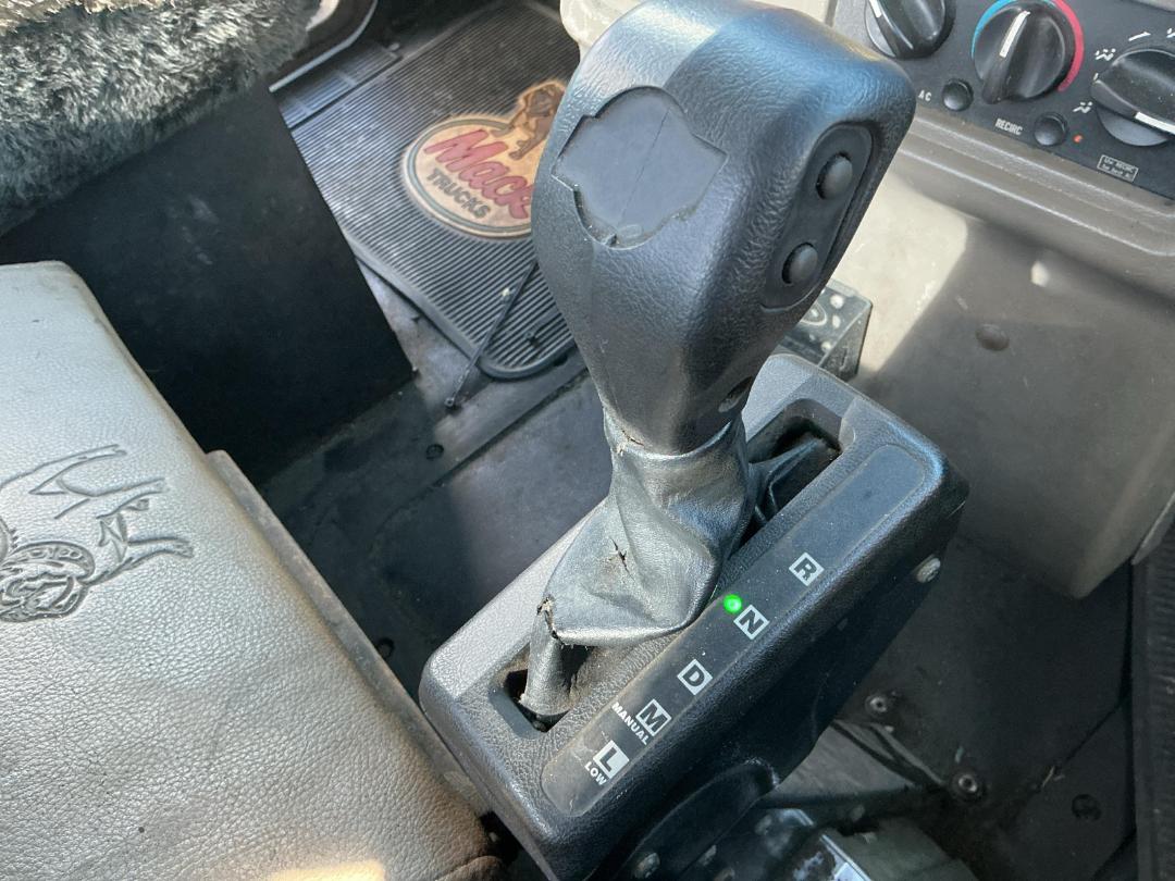 Photo '15' of Mack CX688 RS Tractor Unit Photo '15' of Mack CX688 RS Tractor Unit