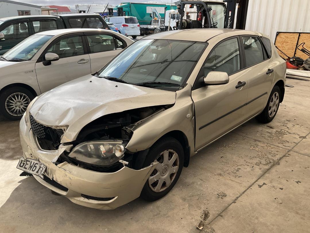 Damaged Mazda 3 2005 in Wellington Seaview at Turners Damaged and