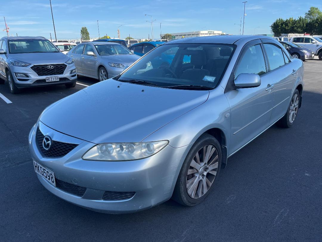 Photo '4' of Mazda Atenza