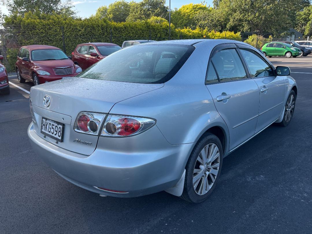 Photo '7' of Mazda Atenza