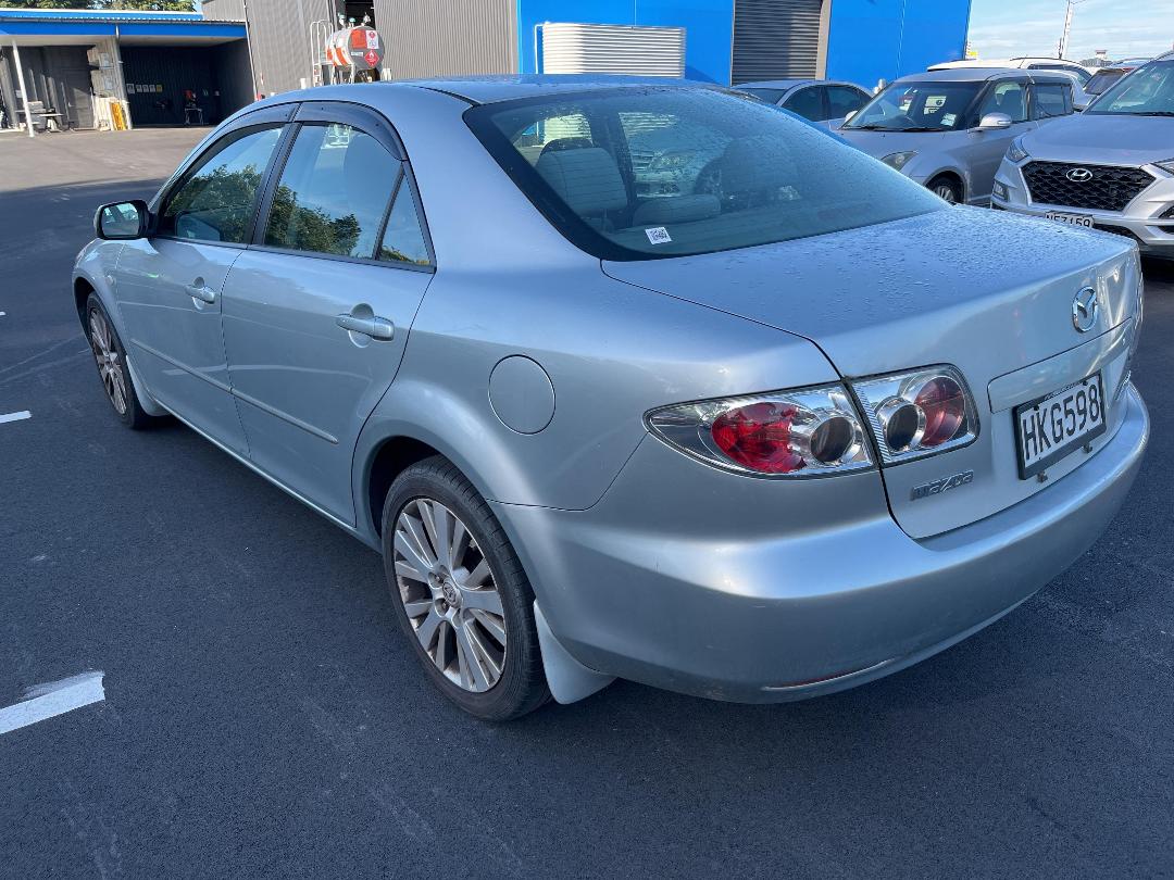 Photo '10' of Mazda Atenza