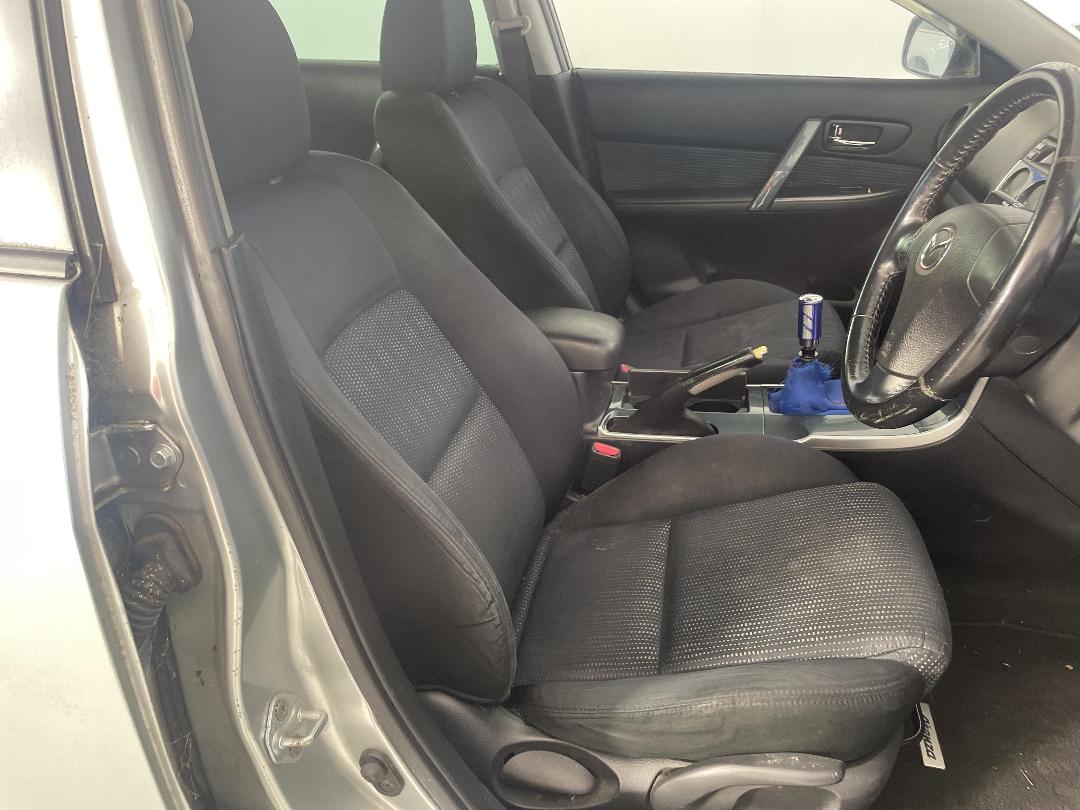 Photo '14' of Mazda Atenza