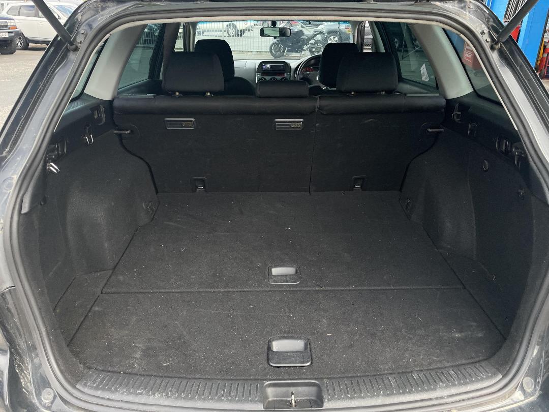 Photo '10' of Mazda Atenza