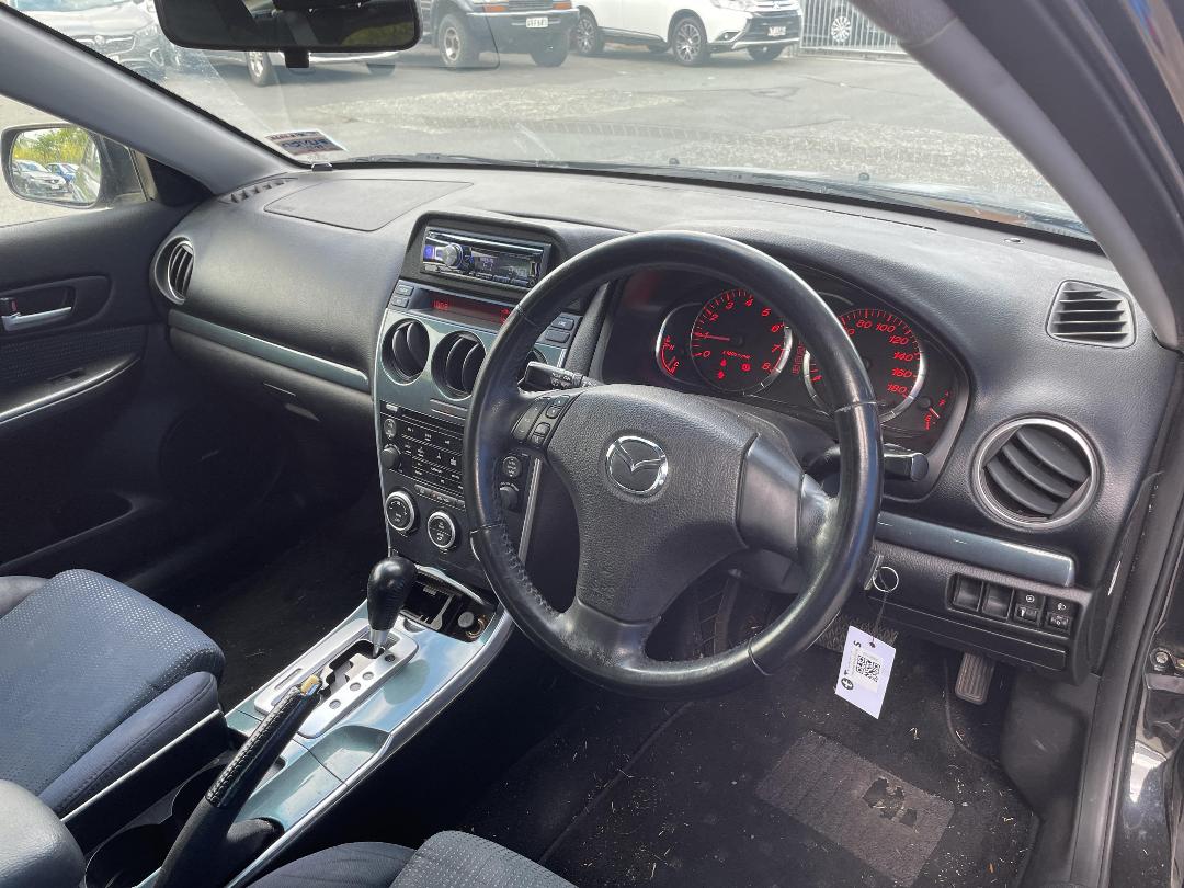 Photo '17' of Mazda Atenza