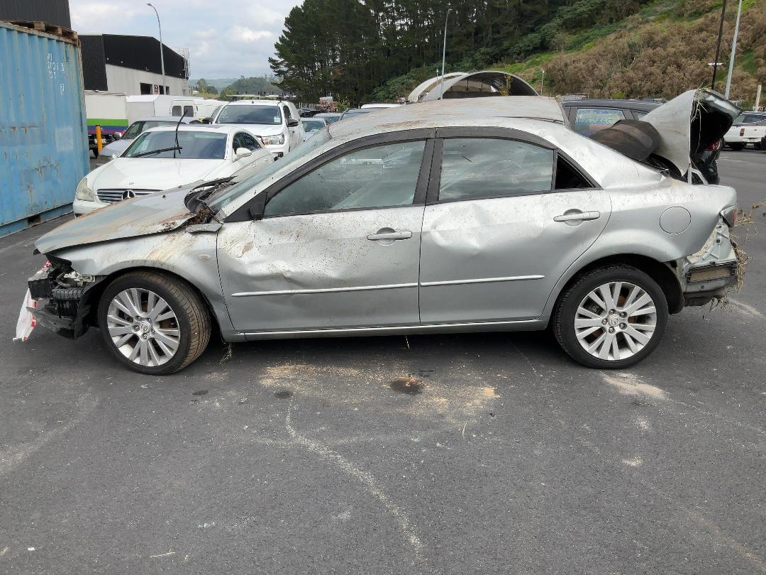 Photo '4' of Mazda Atenza