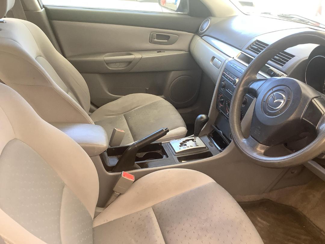 Photo '10' of Mazda Axela Photo '10' of Mazda Axela