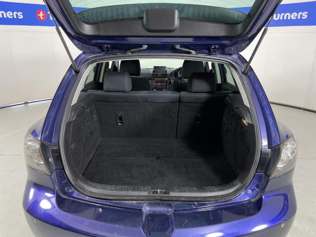 Photo '14' of Mazda Axela