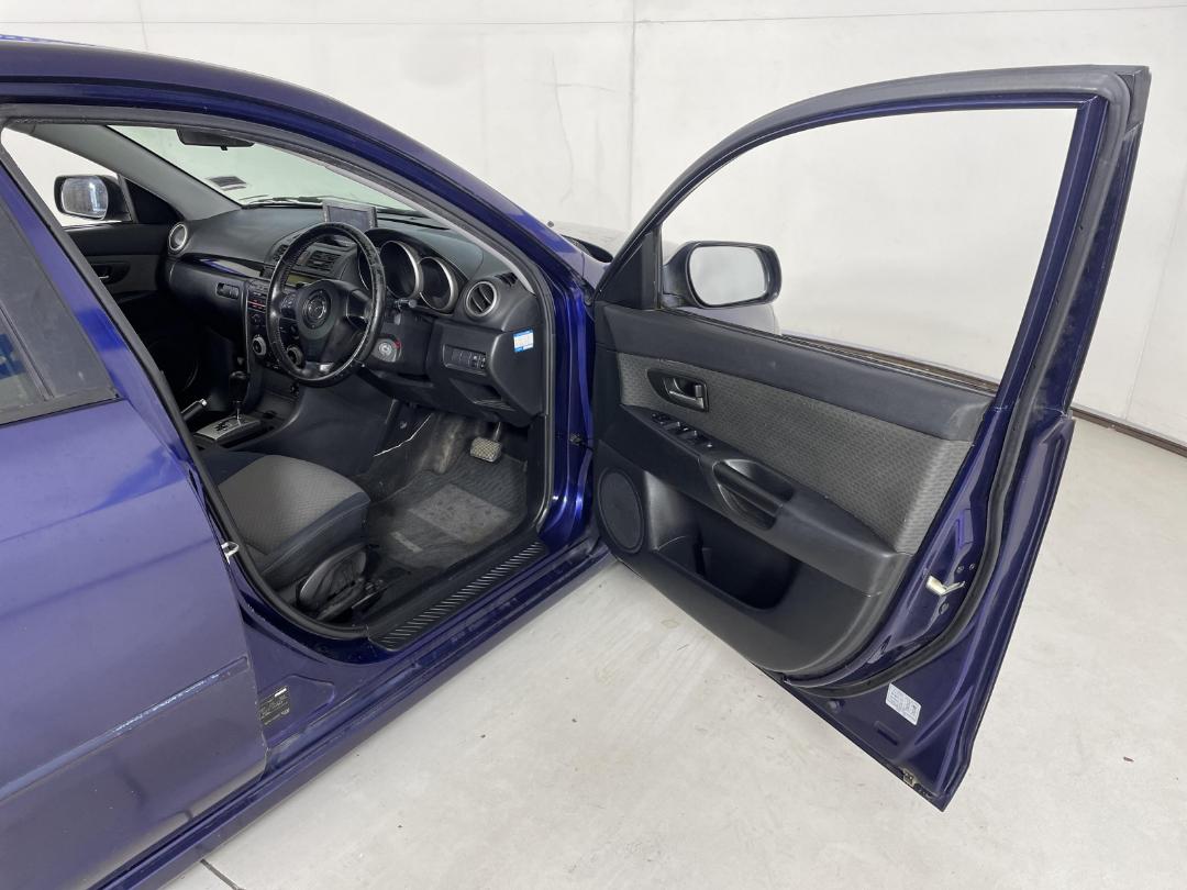 Photo '15' of Mazda Axela