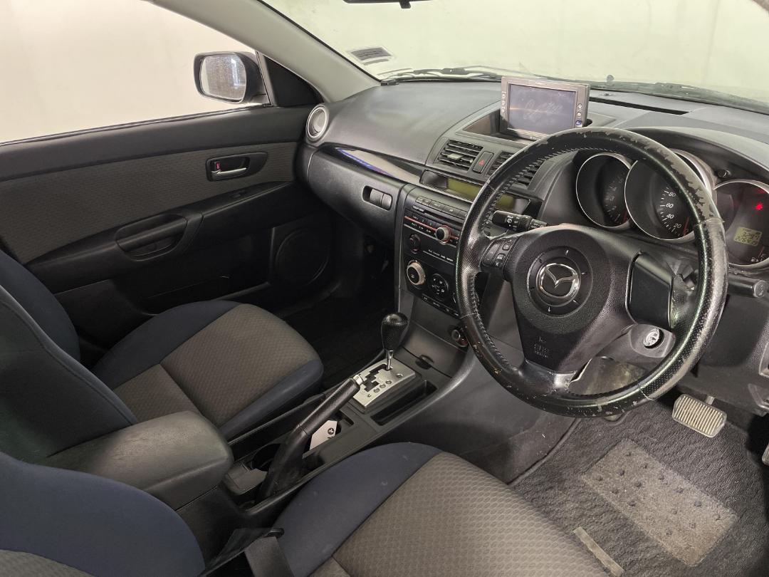 Photo '16' of Mazda Axela