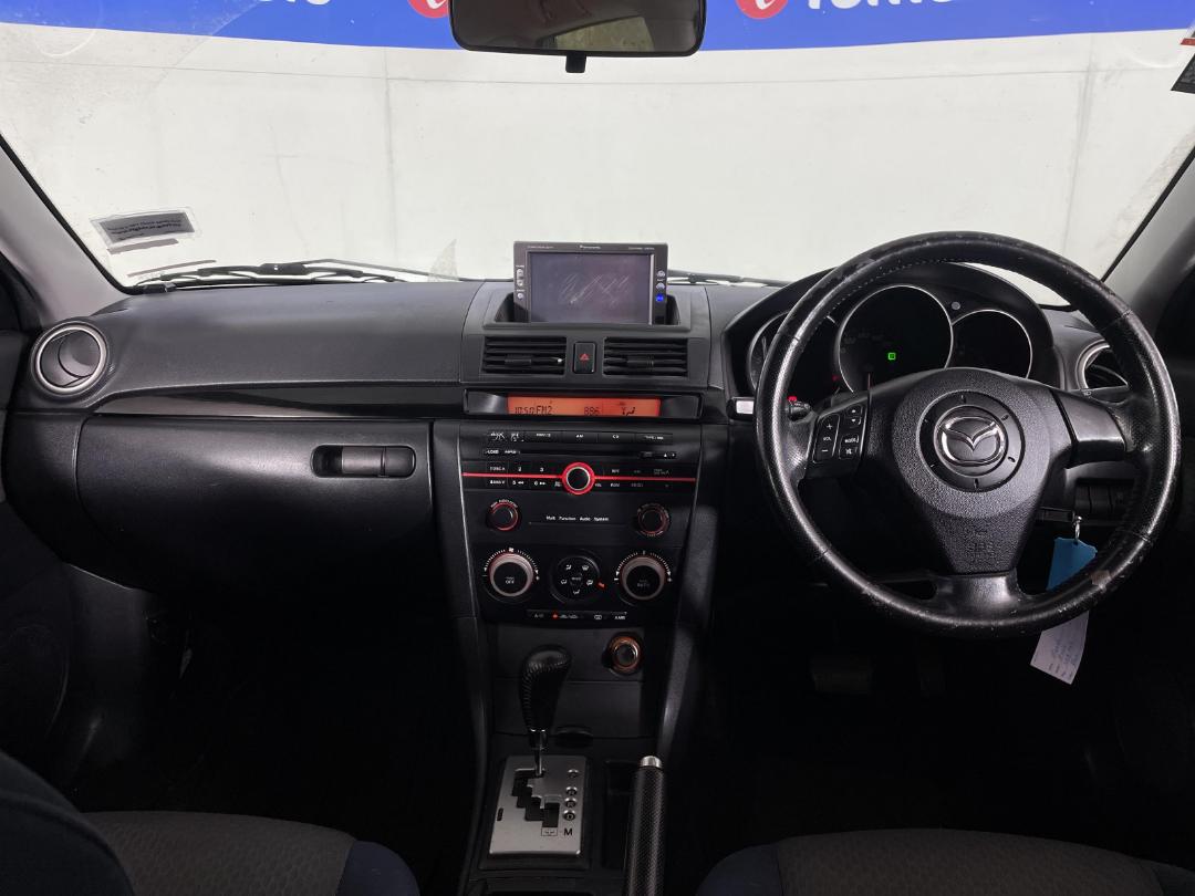 Photo '17' of Mazda Axela