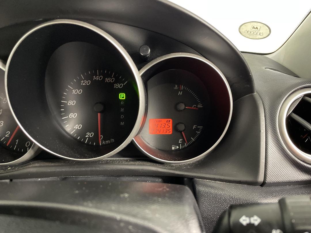 Photo '21' of Mazda Axela Photo '21' of Mazda Axela