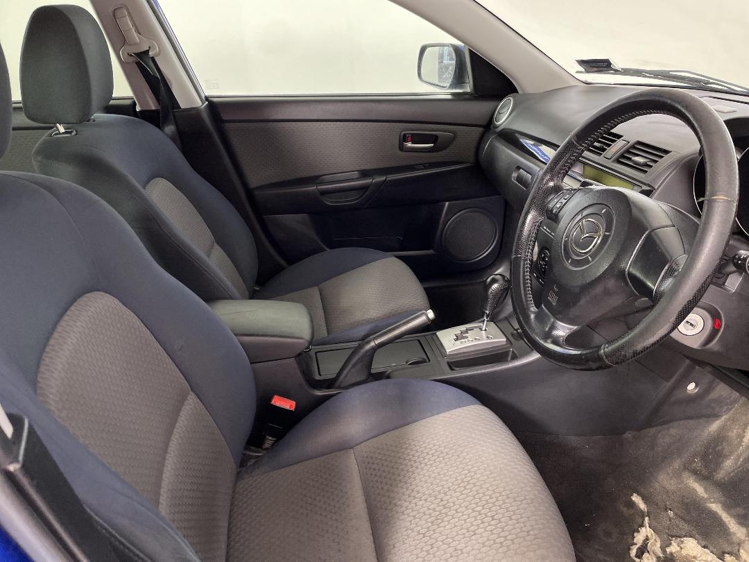 Photo '16' of Mazda Axela Photo '16' of Mazda Axela