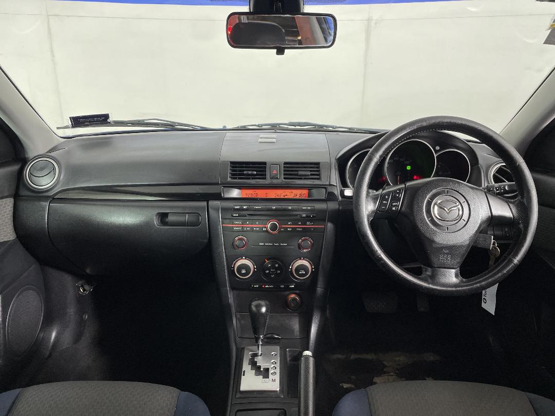 Photo '17' of Mazda Axela Photo '17' of Mazda Axela