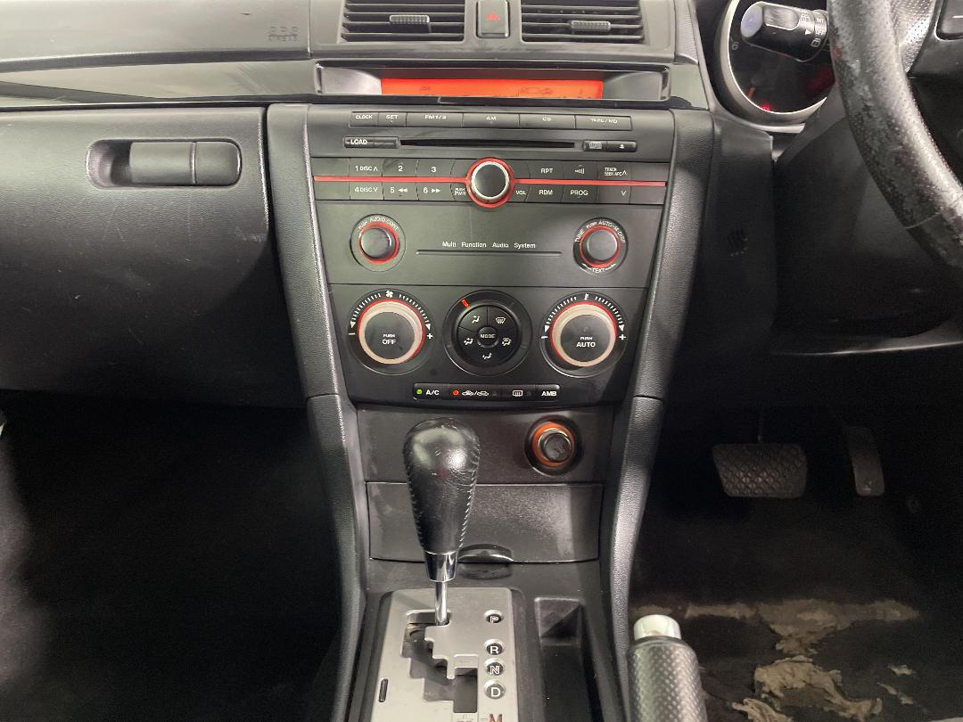 Photo '18' of Mazda Axela Photo '18' of Mazda Axela