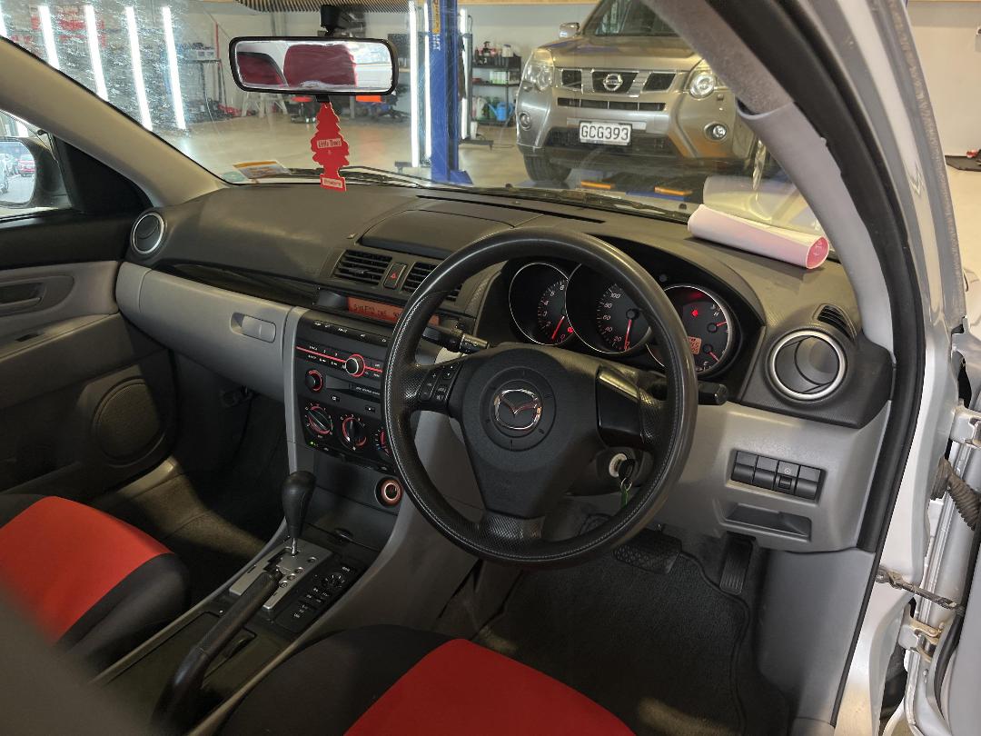 Photo '12' of Mazda Axela