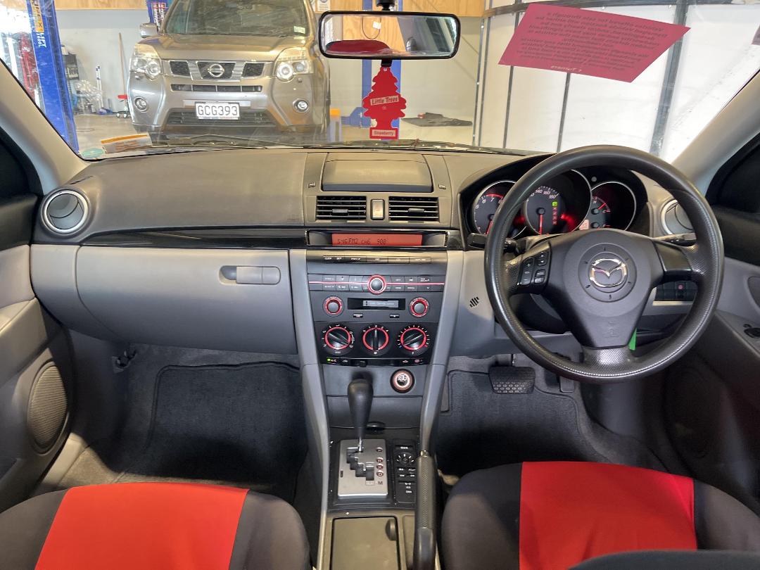 Photo '15' of Mazda Axela