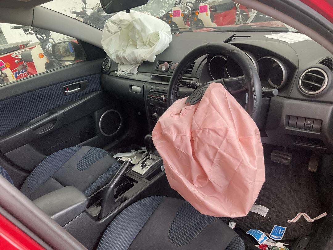 Photo '12' of Mazda Axela Photo '12' of Mazda Axela