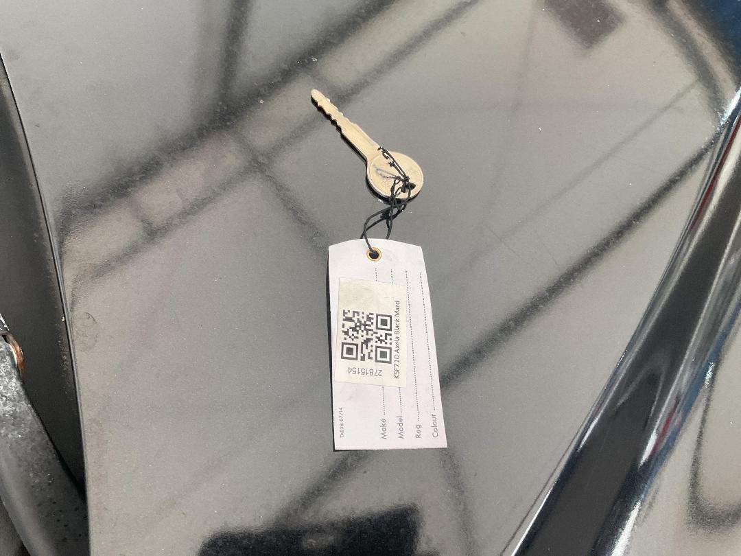 Photo '13' of Mazda Axela Photo '13' of Mazda Axela