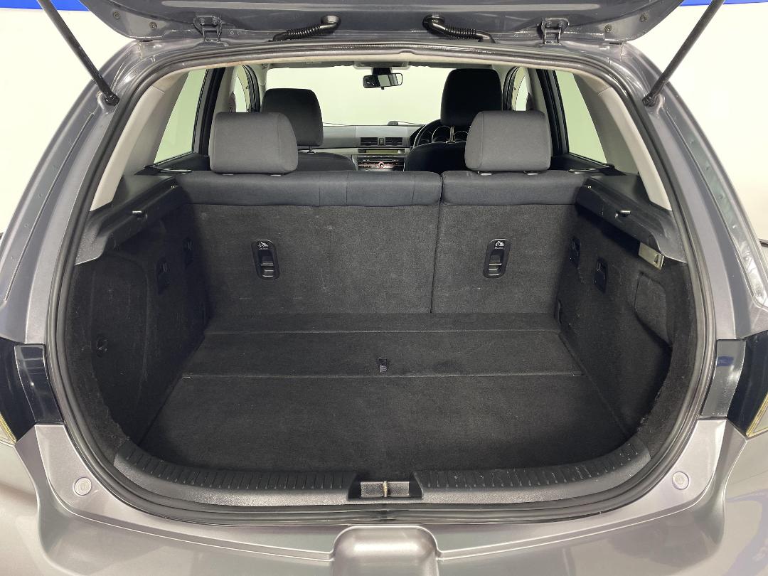 Photo '14' of Mazda Axela