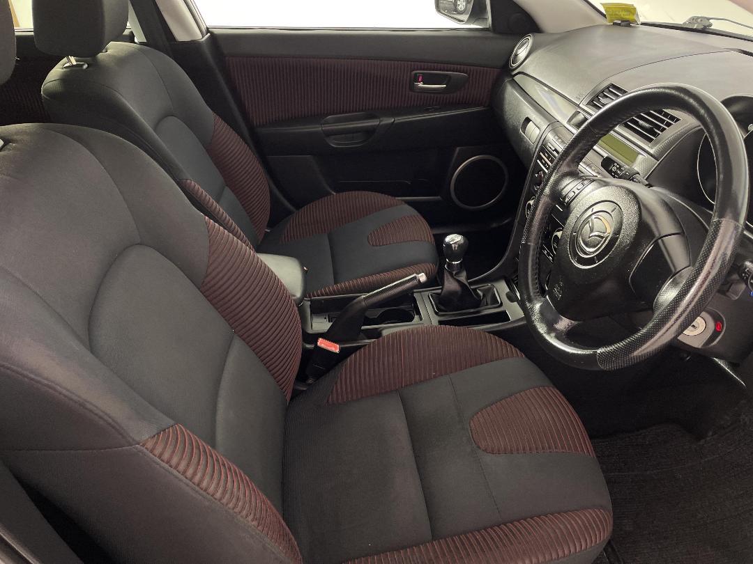 Photo '16' of Mazda Axela