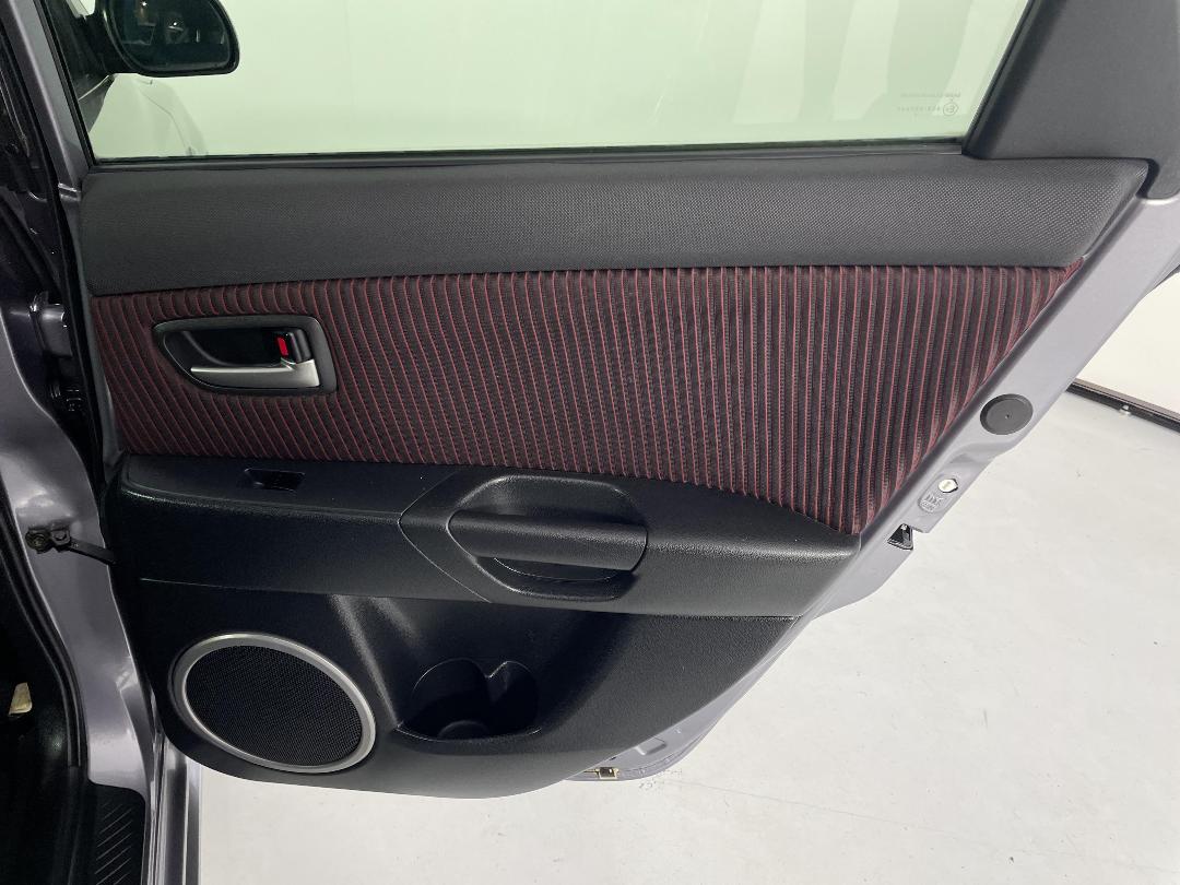 Photo '19' of Mazda Axela