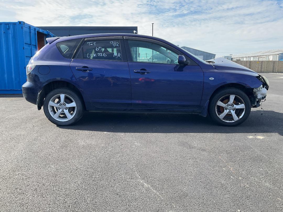 Photo '2' of Mazda Axela Photo '2' of Mazda Axela