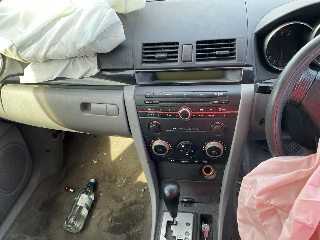 Photo '13' of Mazda Axela Photo '13' of Mazda Axela