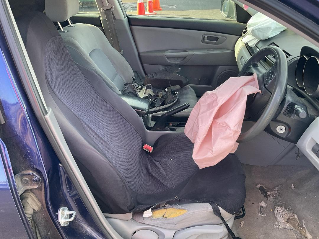 Photo '10' of Mazda Axela Photo '10' of Mazda Axela