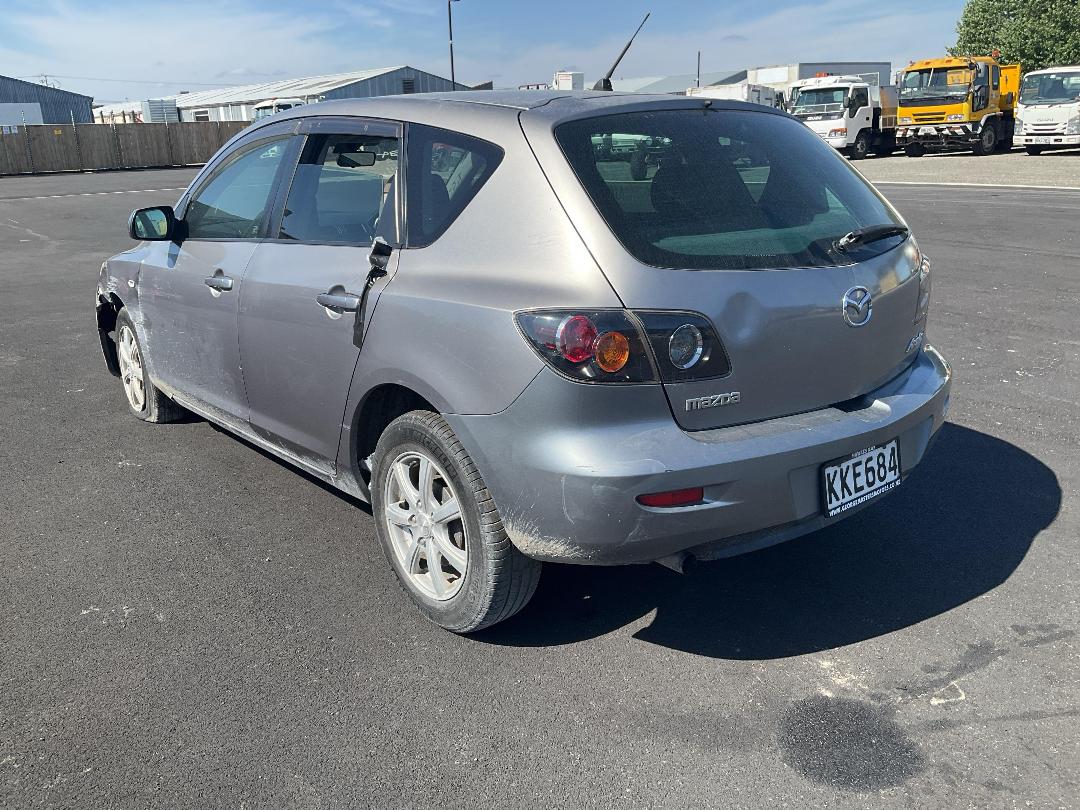 Photo '4' of Mazda Axela