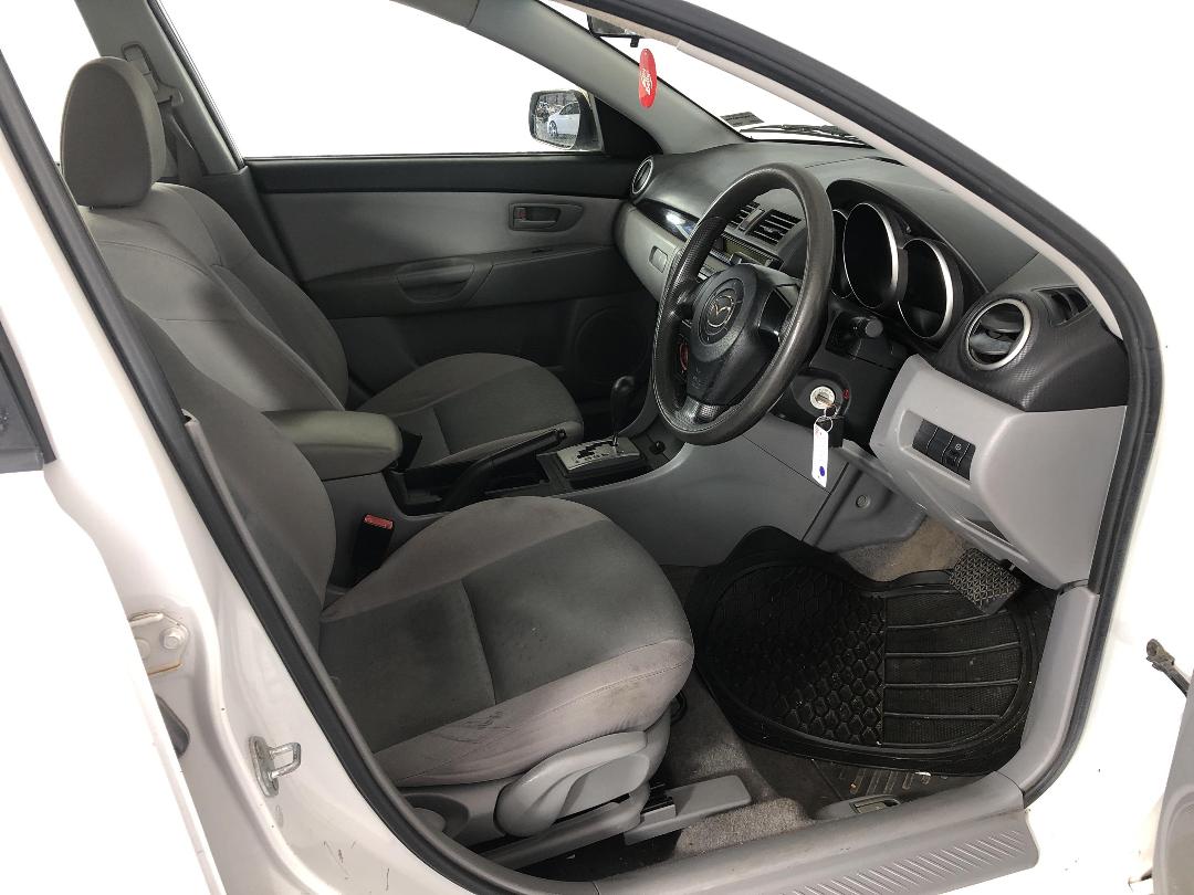 Photo '16' of Mazda Axela