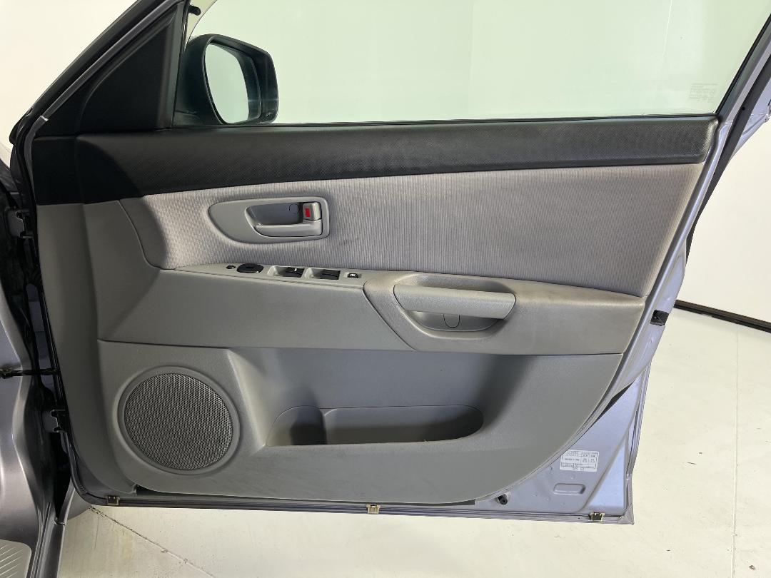 Photo '15' of Mazda Axela