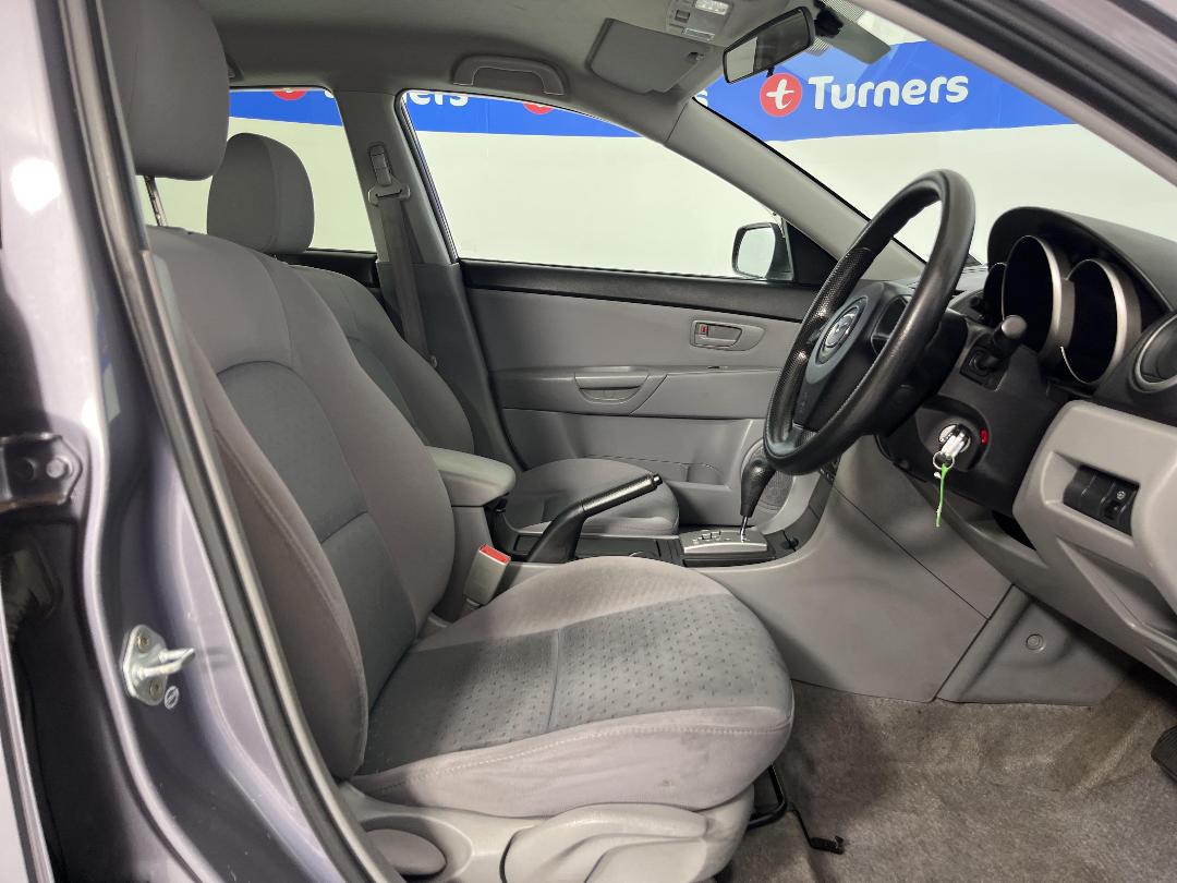 Photo '16' of Mazda Axela