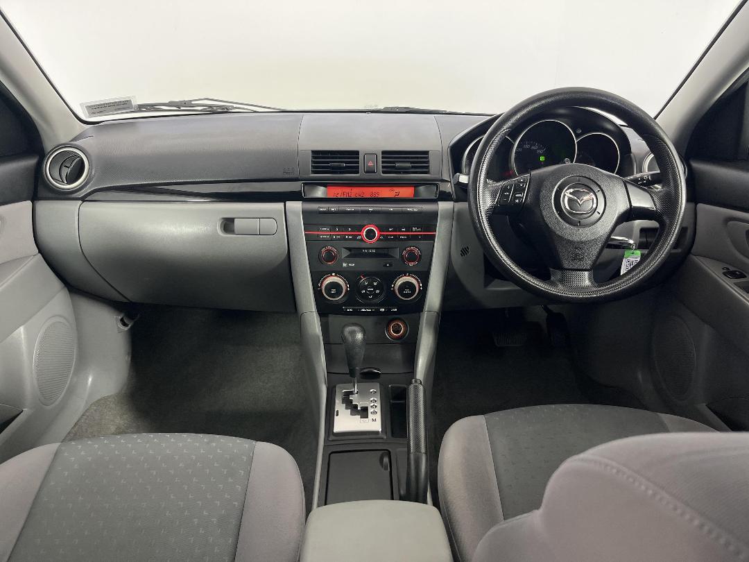 Photo '17' of Mazda Axela