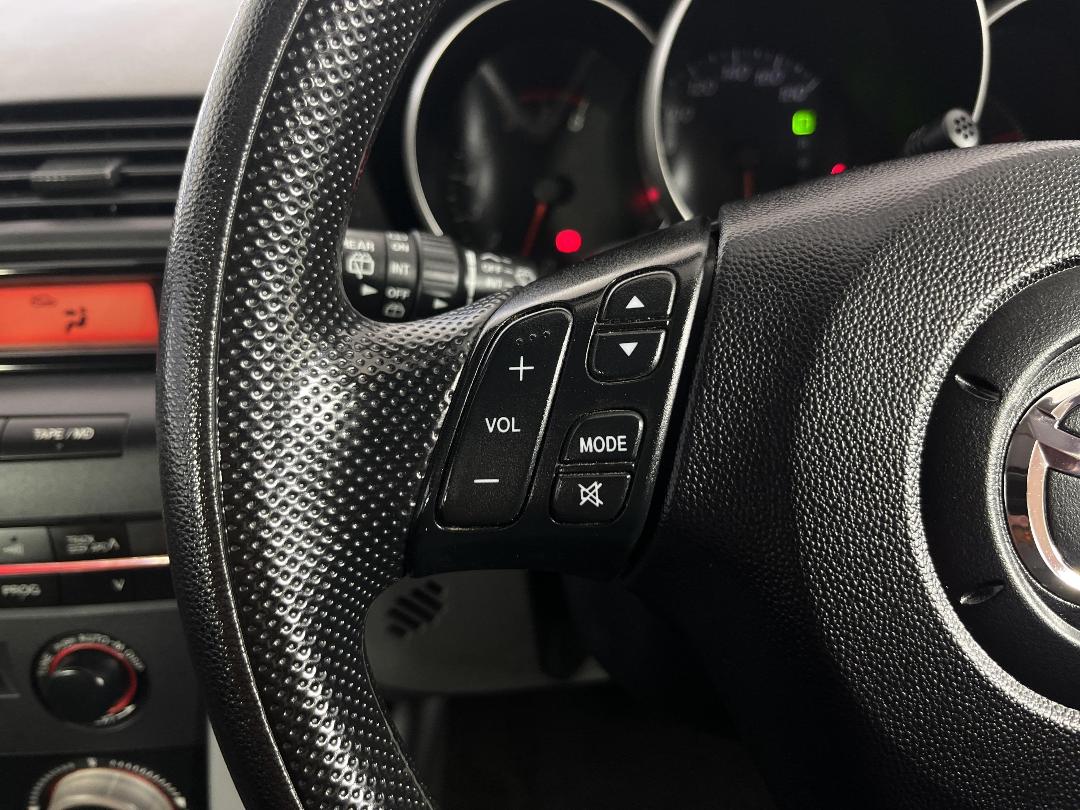 Photo '23' of Mazda Axela