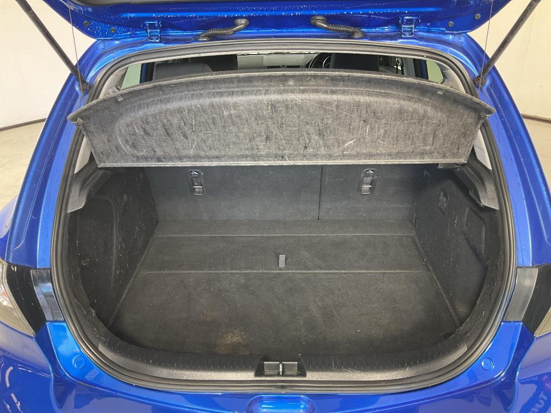 Photo '14' of Mazda Axela