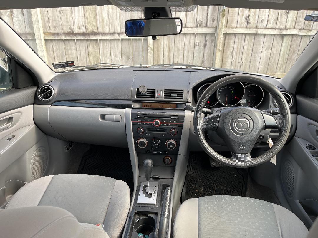 Photo '15' of Mazda Axela