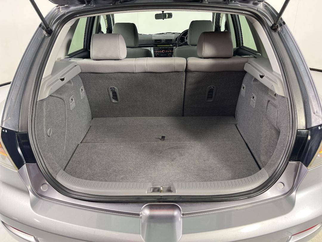 Photo '14' of Mazda Axela