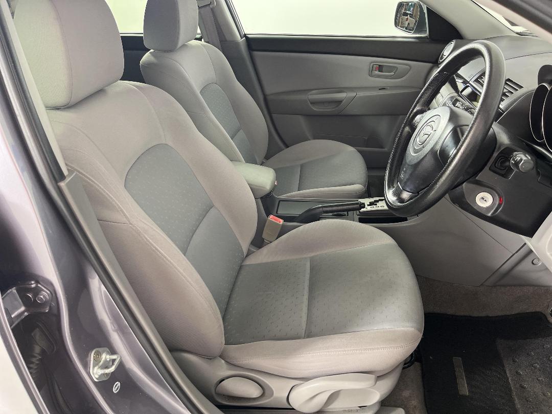 Photo '16' of Mazda Axela