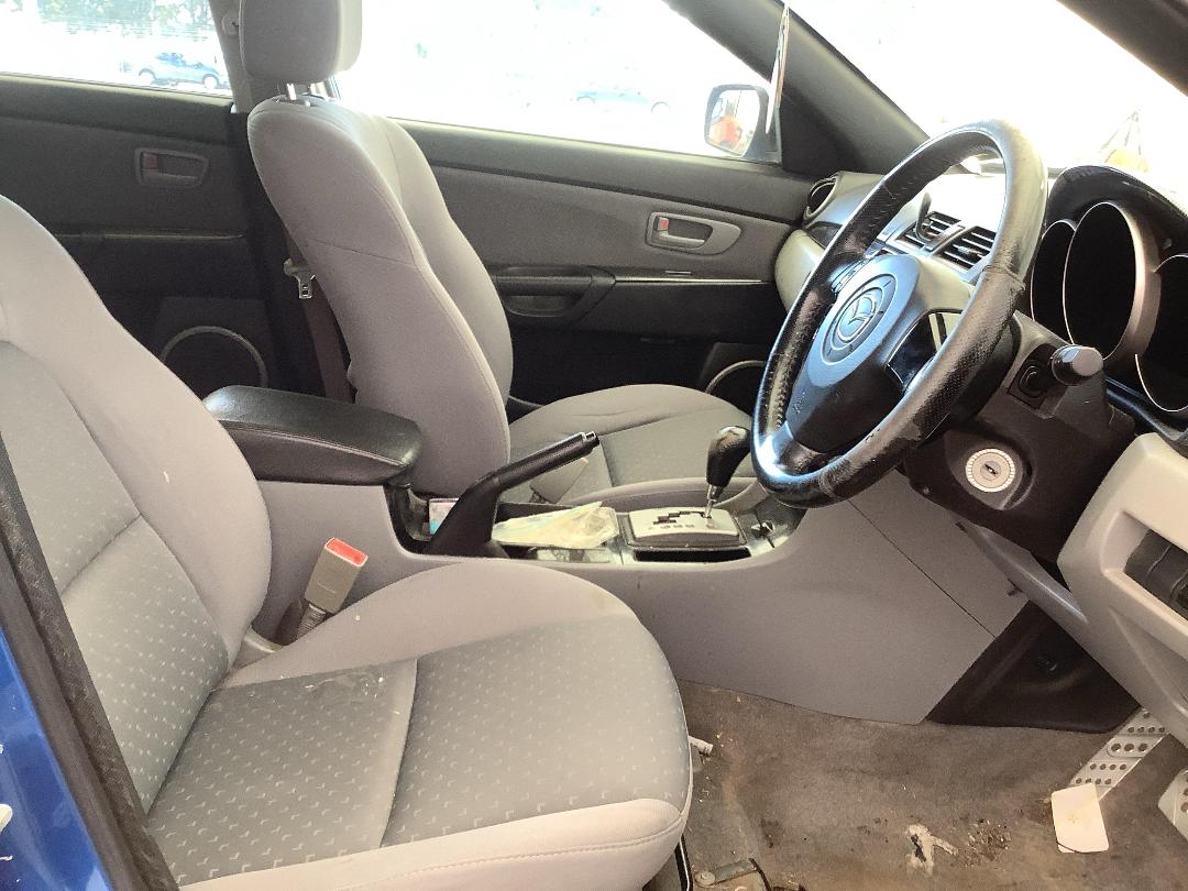 Photo '10' of Mazda Axela Photo '10' of Mazda Axela