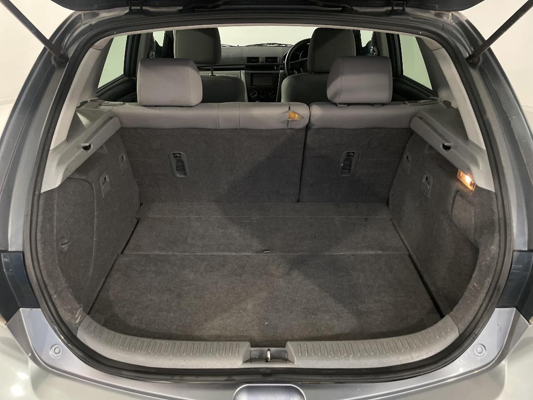 Photo '14' of Mazda Axela