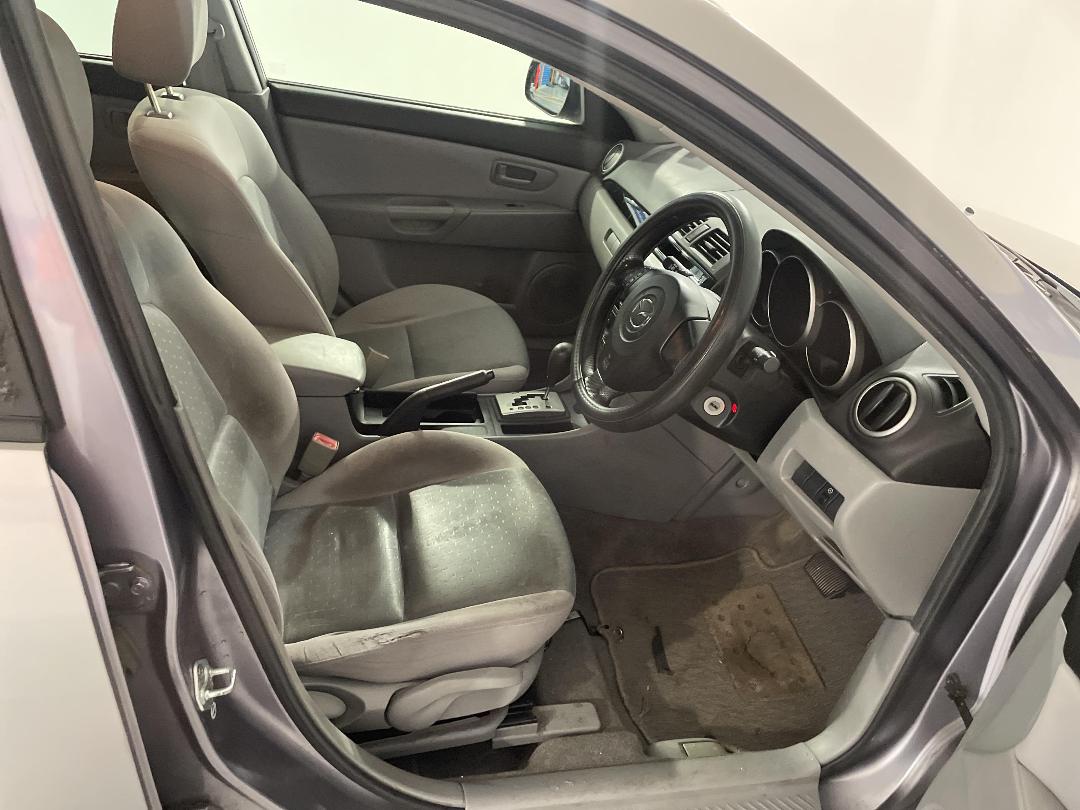 Photo '16' of Mazda Axela