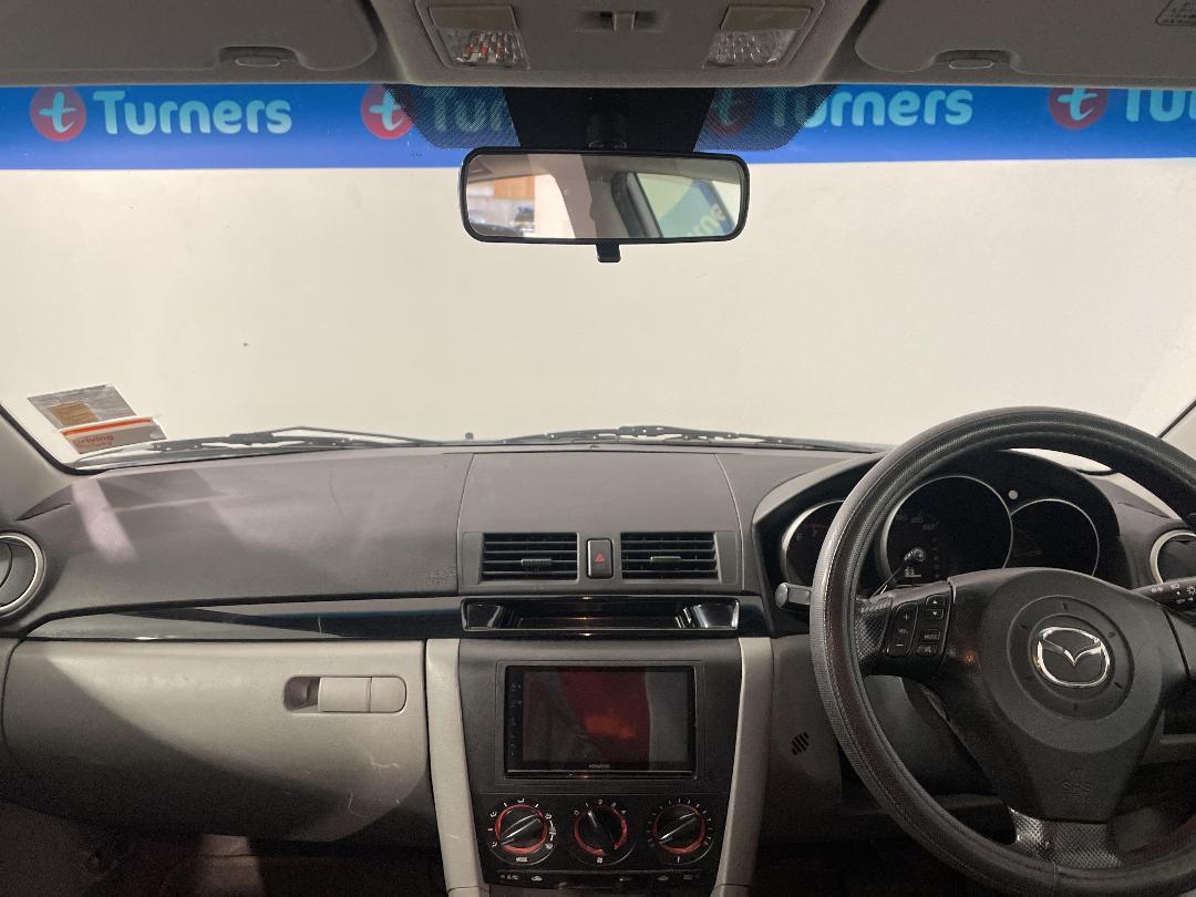 Photo '17' of Mazda Axela